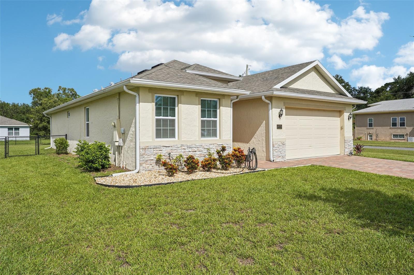 Property Photo:  699 S Dixie Drive  FL 34737 