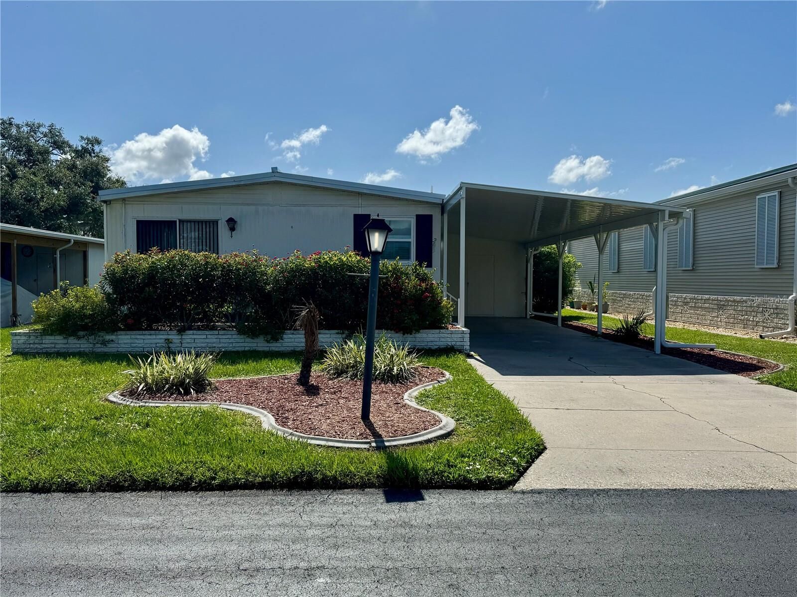 Property Photo: 203 Estrada FL 34287