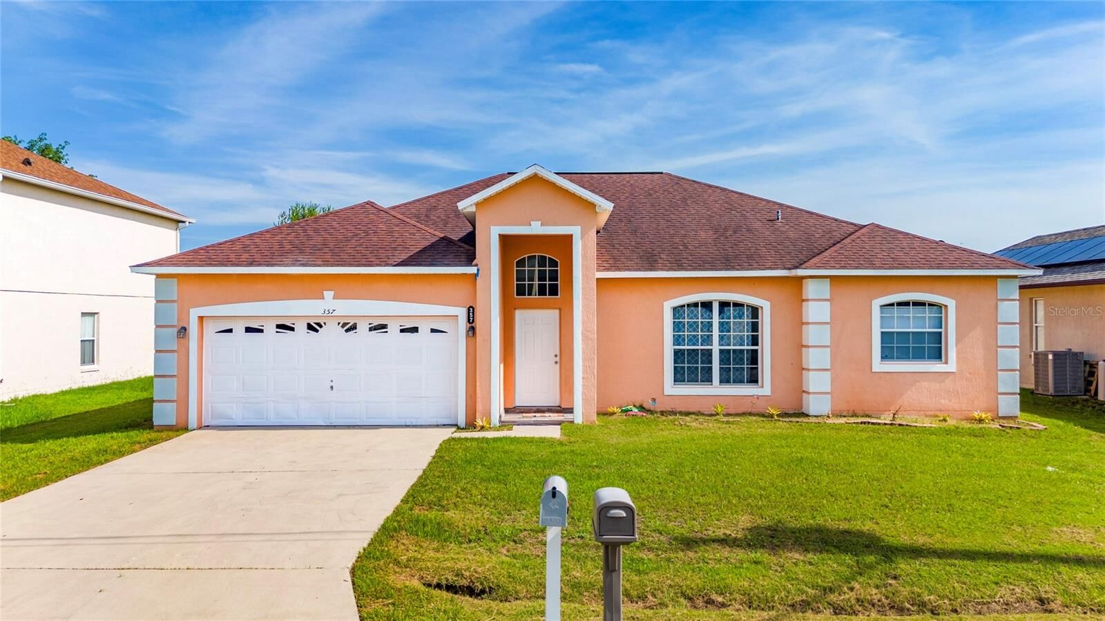 Property Photo: 357 Aldershot Court FL 34758