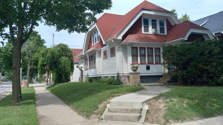 4203 N 13th St  Milwaukee WI 53209 photo