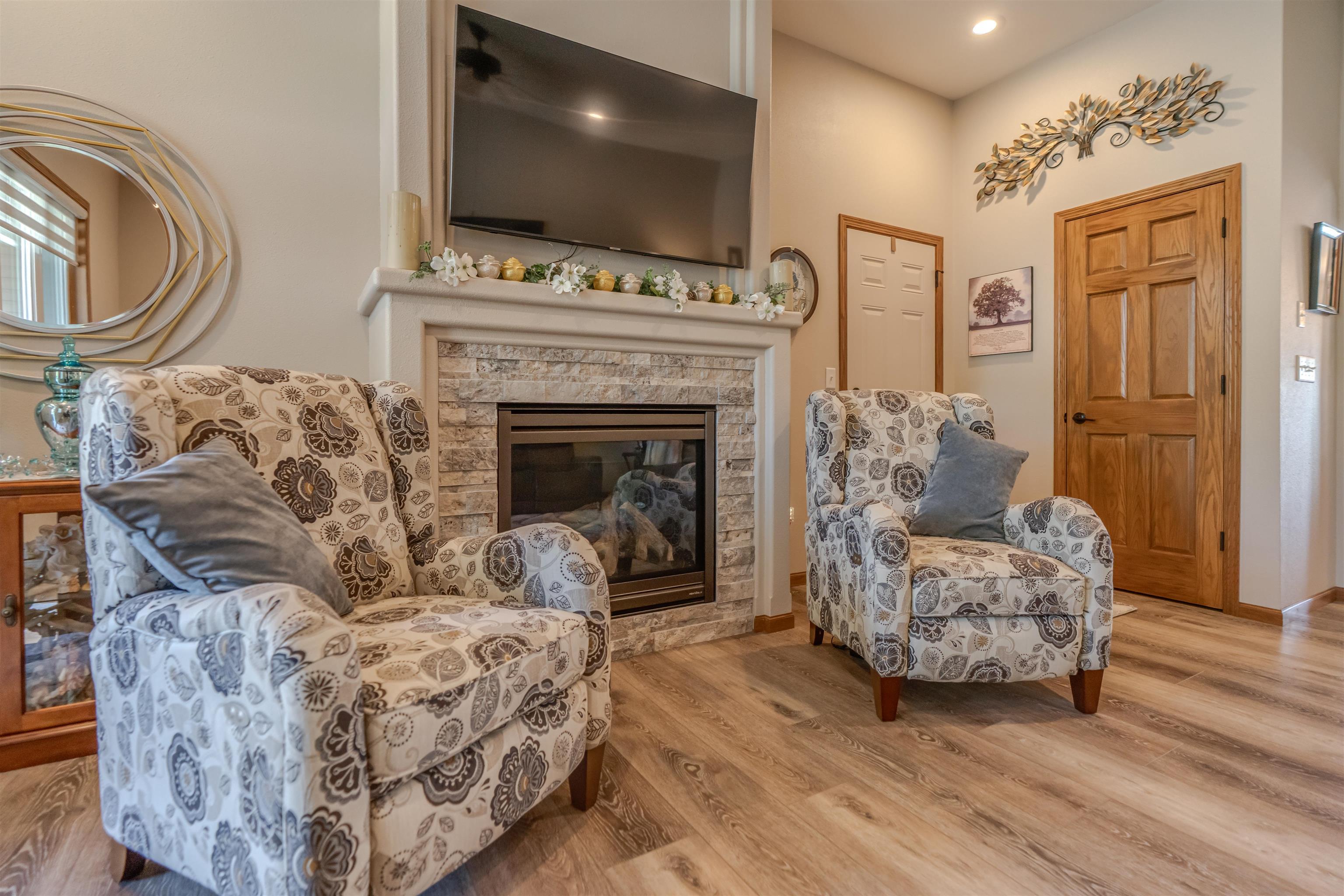 Property Photo:  1326 N 35th St  ND 58501 