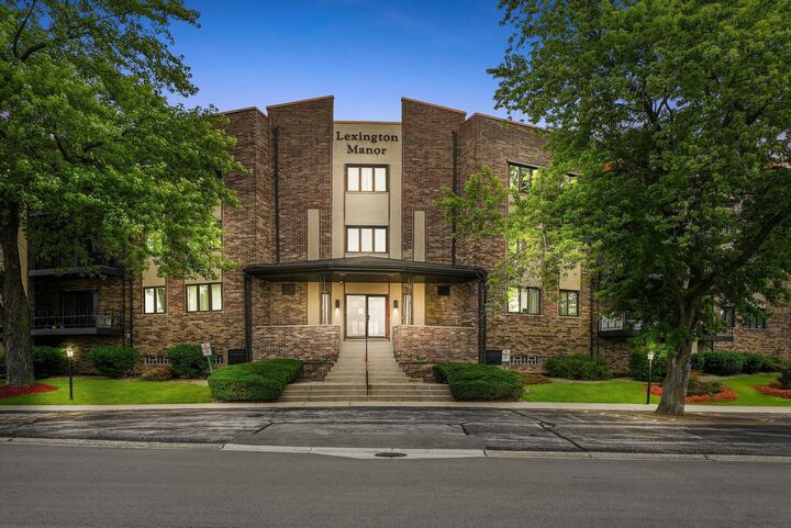 Property Photo: 7100 W 95th Street 312 IL 60453