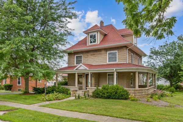190 Grove Avenue  Hampshire IL 60140 photo