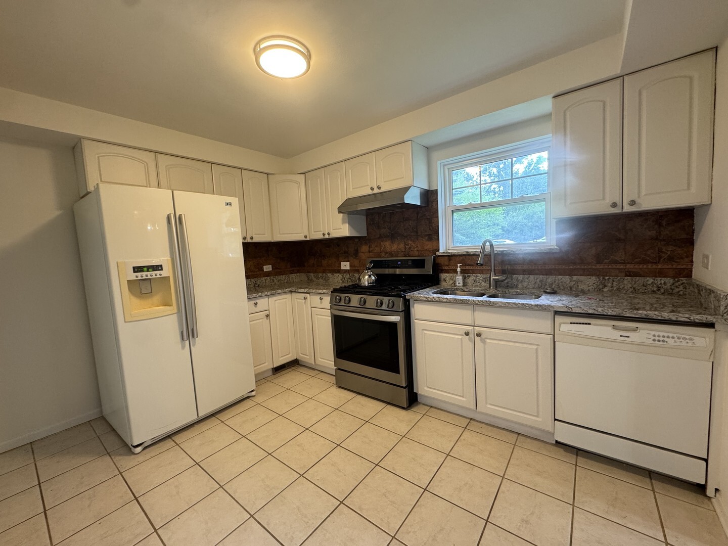 Property Photo:  1727 Dundee Road  IL 60062 