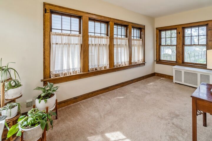 Property Photo:  204 N Kensington Avenue  IL 60525 