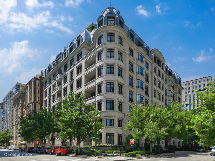 65 E Goethe Street 4N  Chicago IL 60610 photo