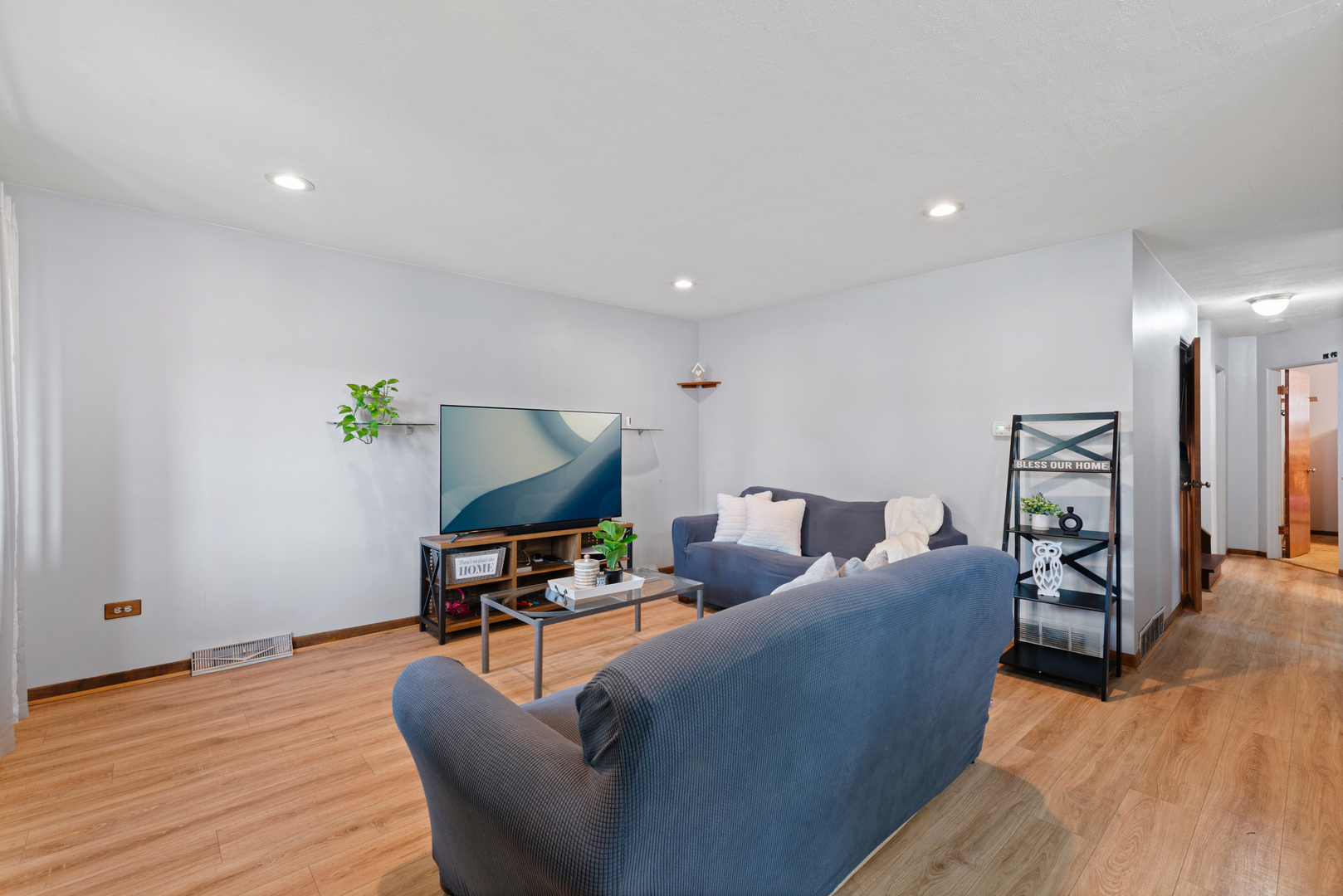 Property Photo:  4641 Cracow Avenue  IL 60534 