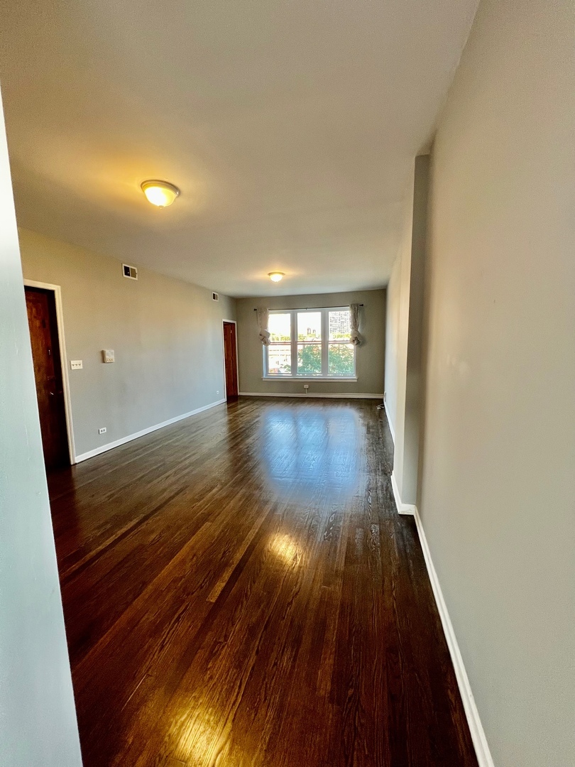 Property Photo: 5350 N Broadway Street 2 IL 60640