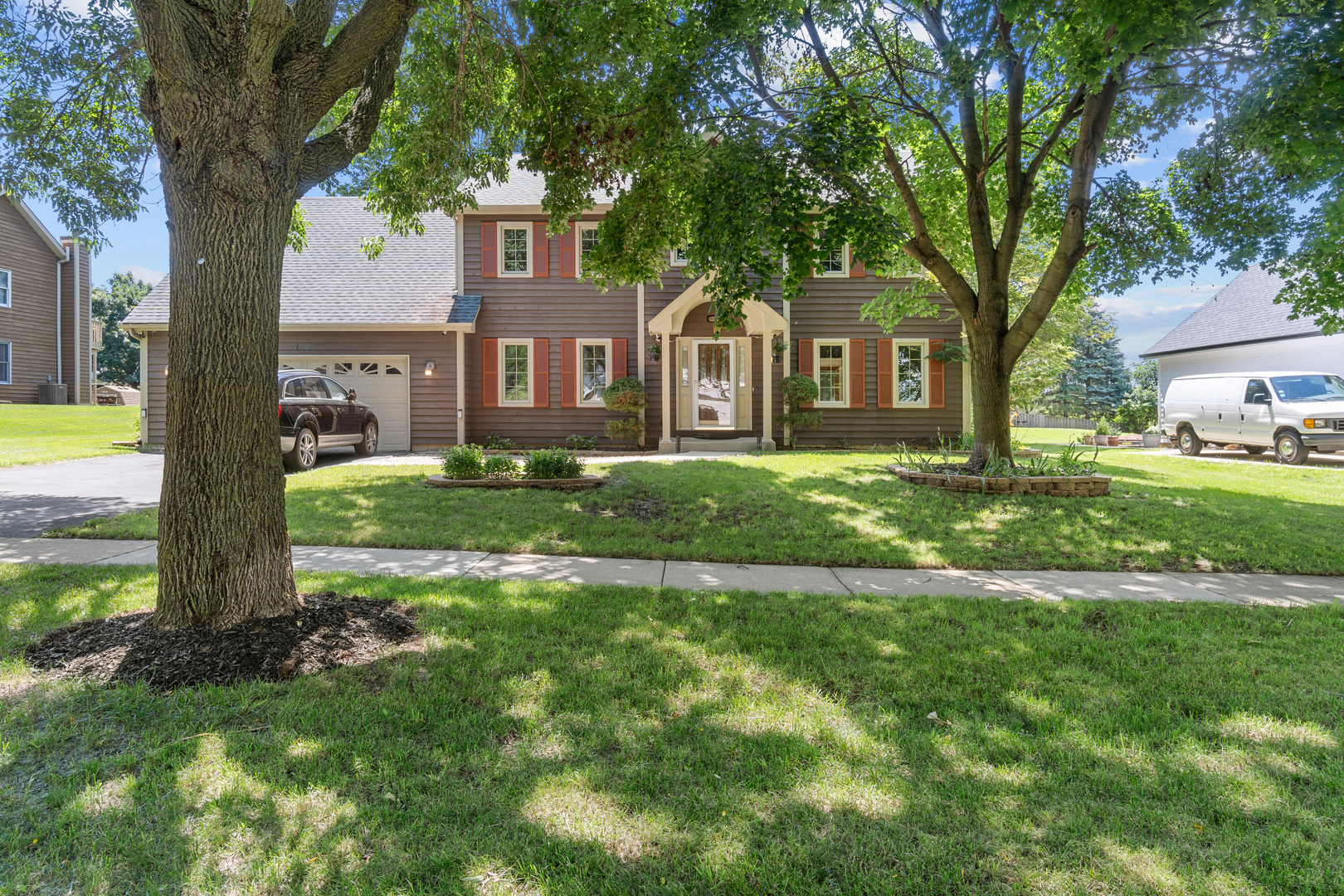 Property Photo:  130 Hill Court  IL 60185 