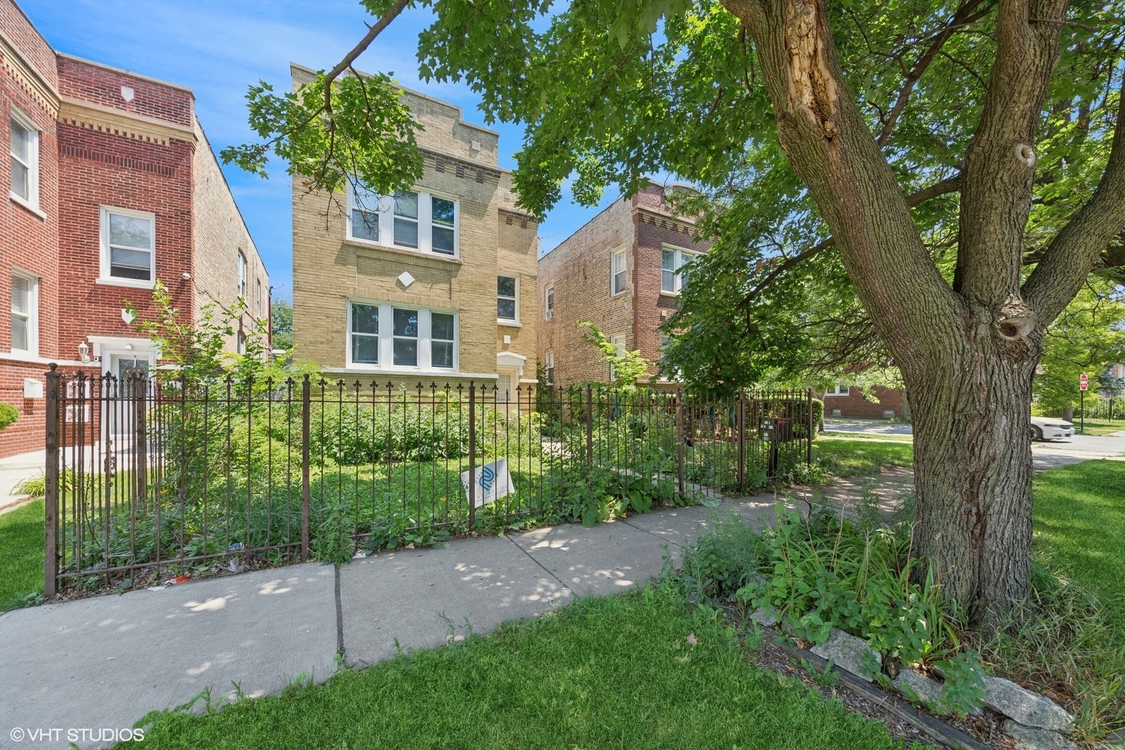 Property Photo: 1705 N Central Avenue IL 60639