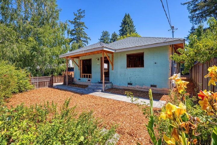 Photo de la propriété:  243 Ada Avenue  CA 95018 