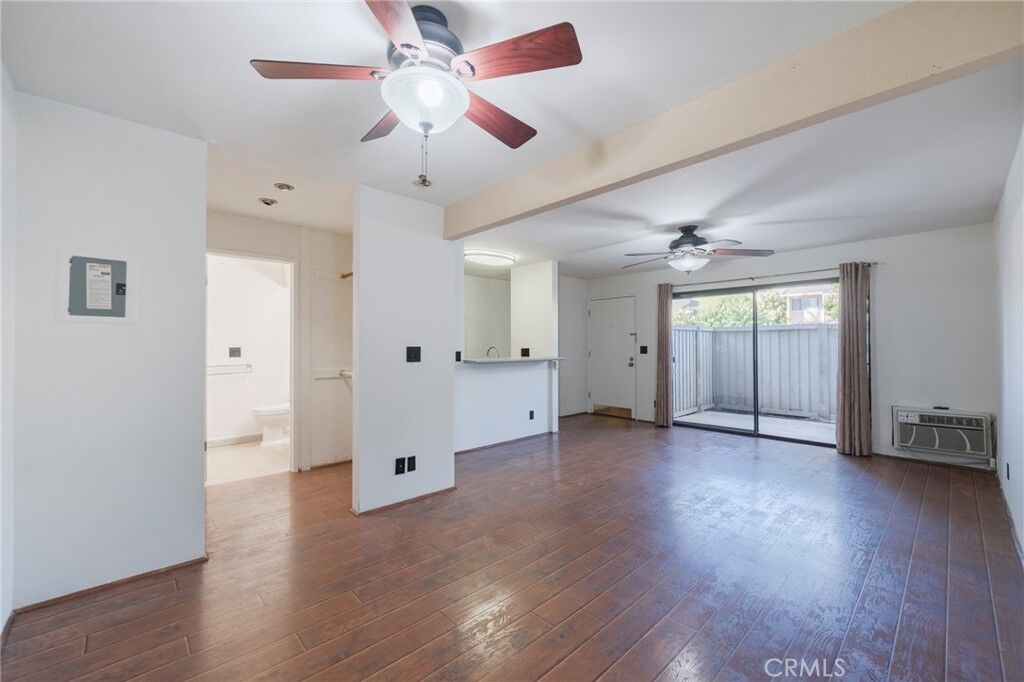 Property Photo: 275 Streamwood CA 92620