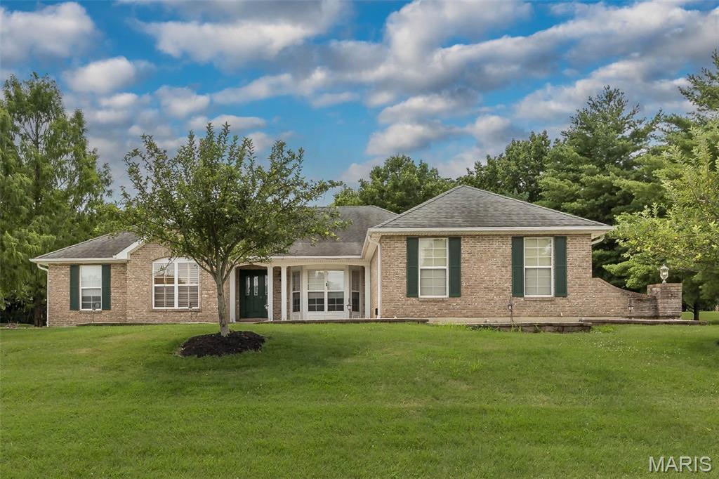 Property Photo: 885 Great Park Drive MO 63304