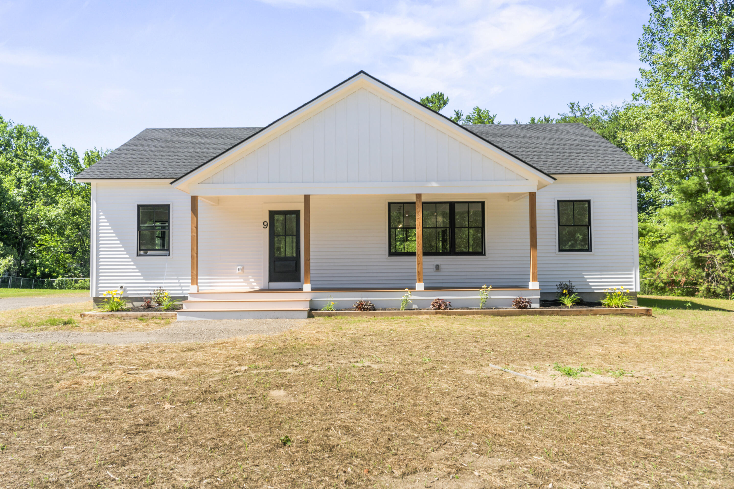 Property Photo:  9 Emery Street  ME 04250 