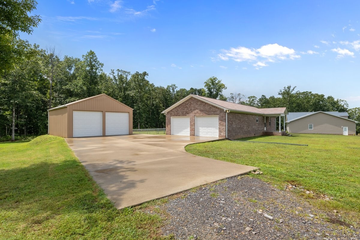 Property Photo:  189 Hickory Trace  TN 37098 