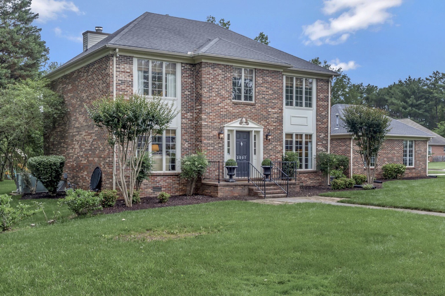Property Photo: 2507 Montclair Ave TN 37129