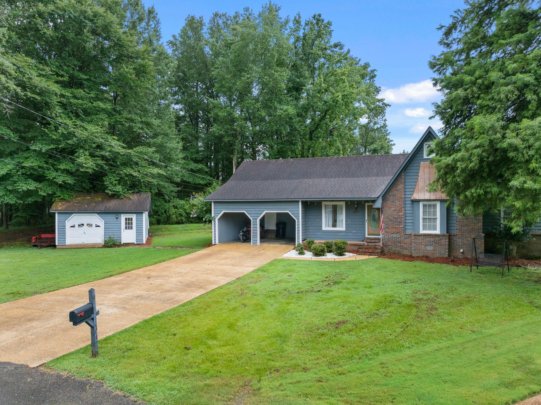 Property Photo: 1001 Primrose Cove MS 38834