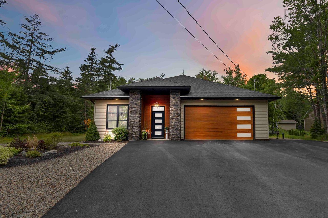 Property Photo: 20 Pentz Lake Drive NS B0N 1Z0