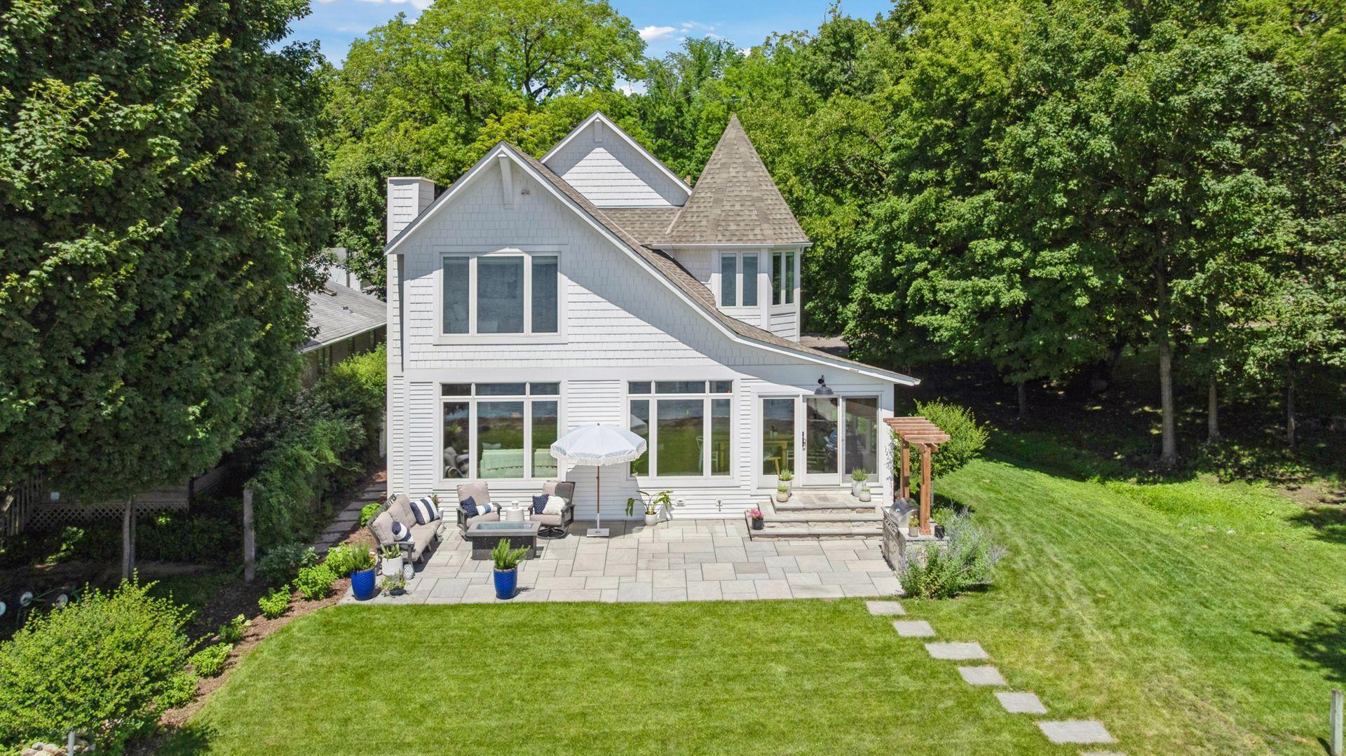 Property Photo:  465 Lakeview Avenue  MN 55331 