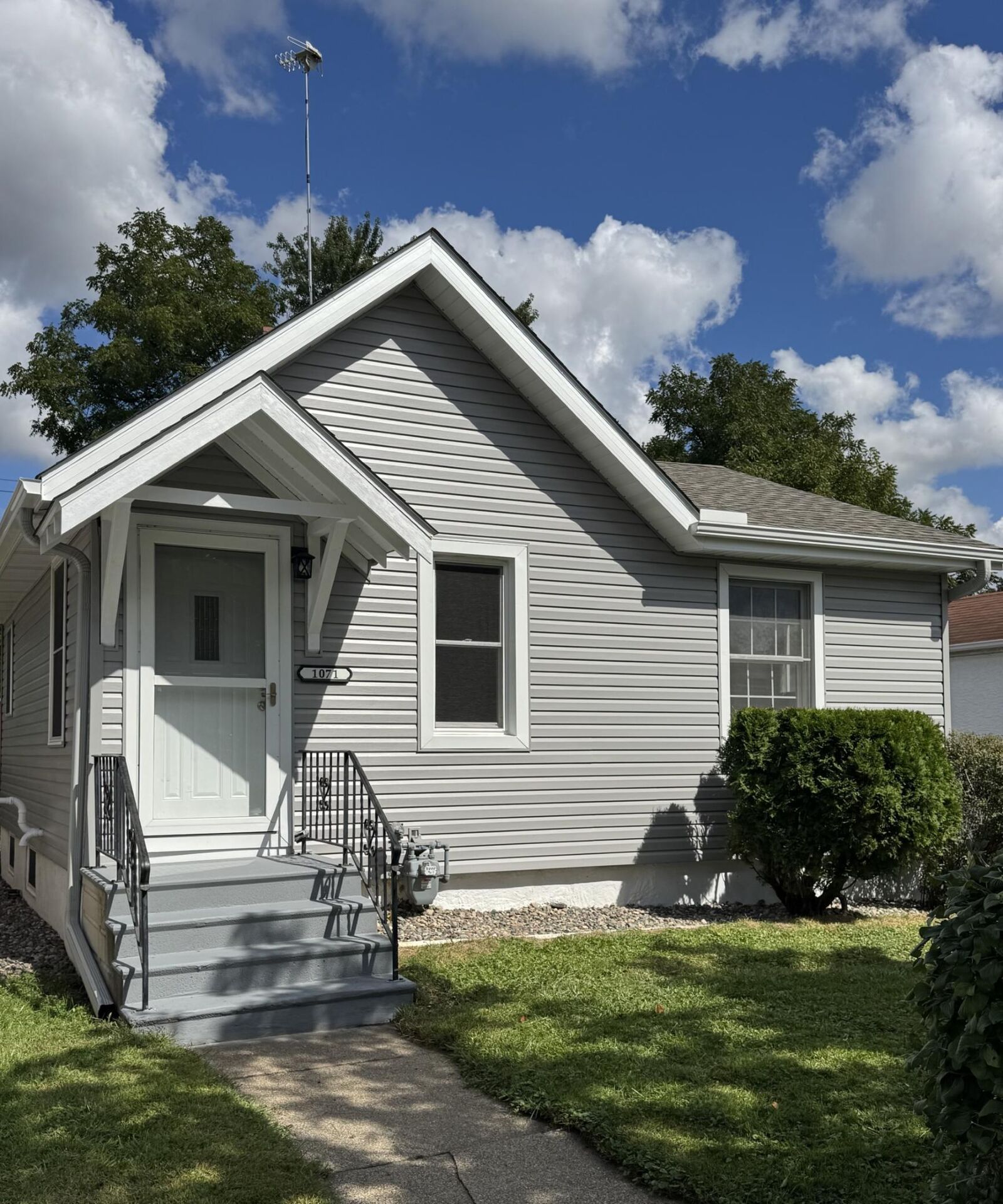 Property Photo:  1071 Otto Avenue  MN 55116 