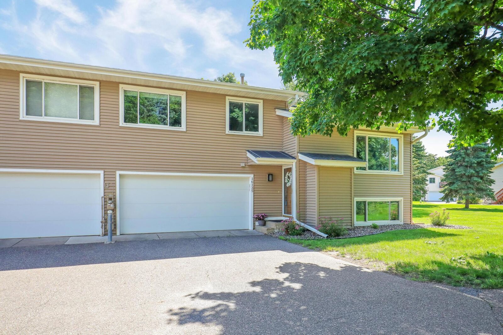 Property Photo:  16135 Flagstaff Court N  MN 55068