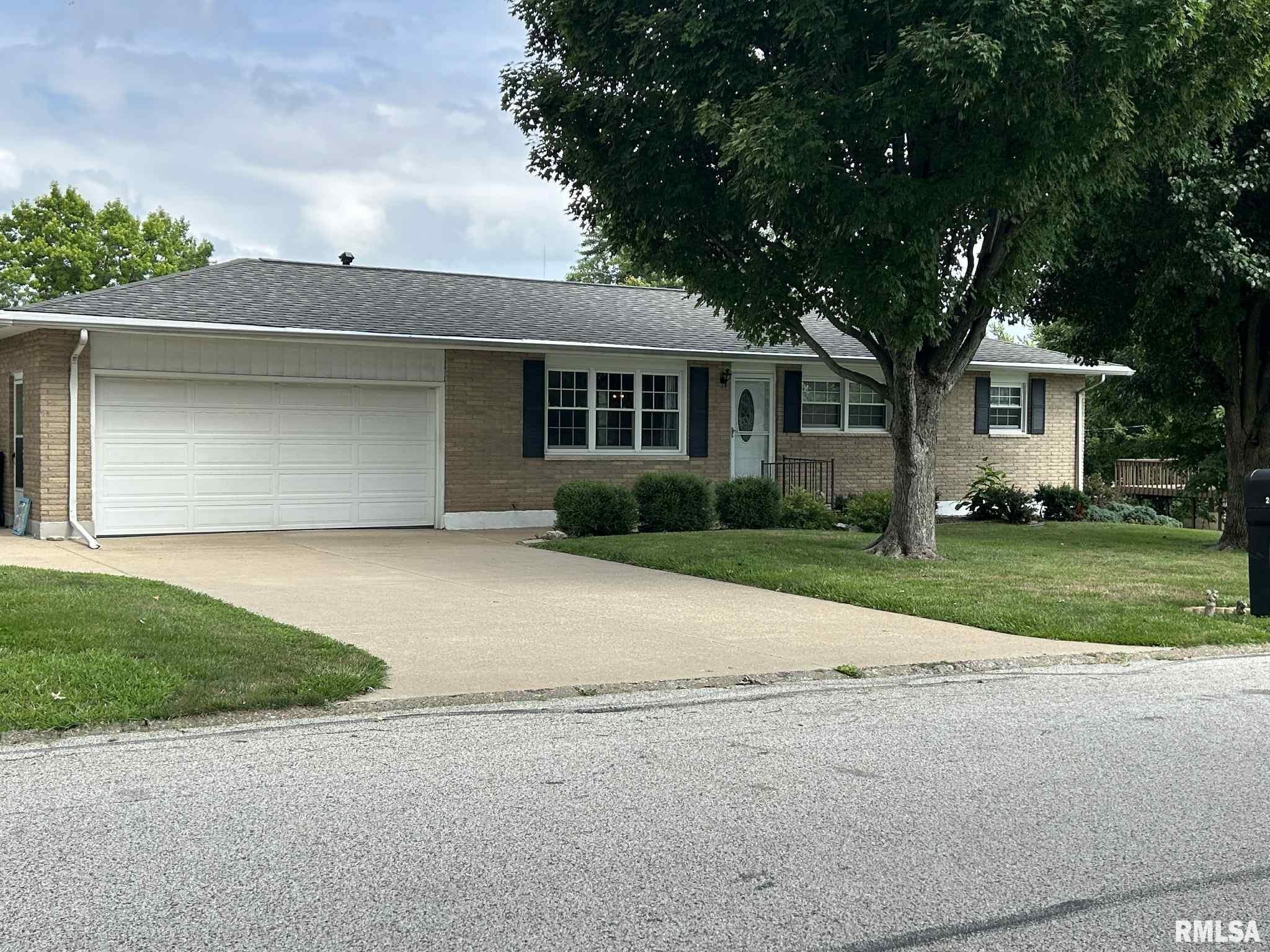 Property Photo: 2416 Northridge Drive IL 62305