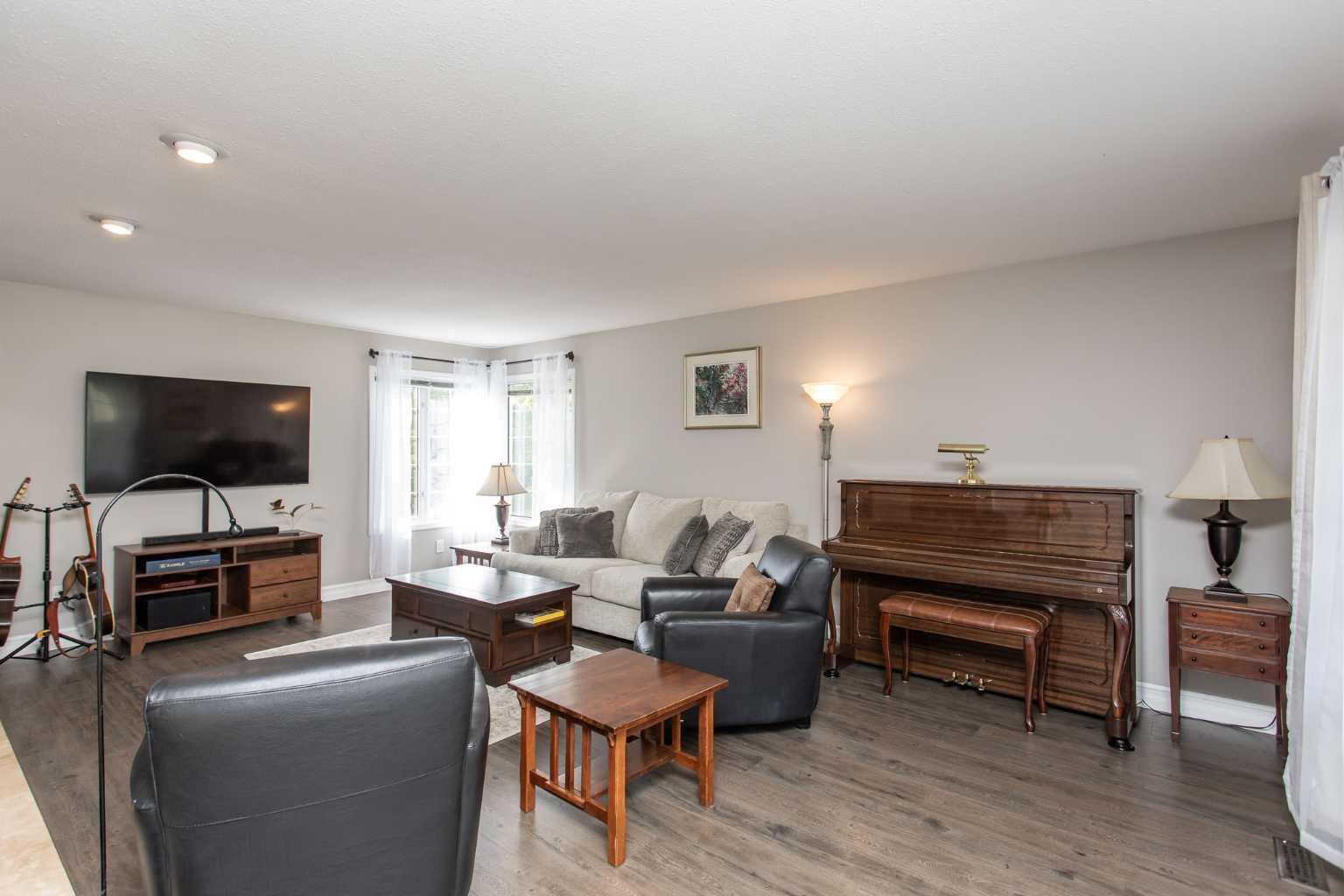 Property Photo: 6 Lilac Close AB T4L 1S2