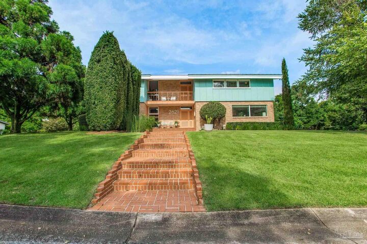 Property Photo: 2621 Paradise Point Dr FL 32503