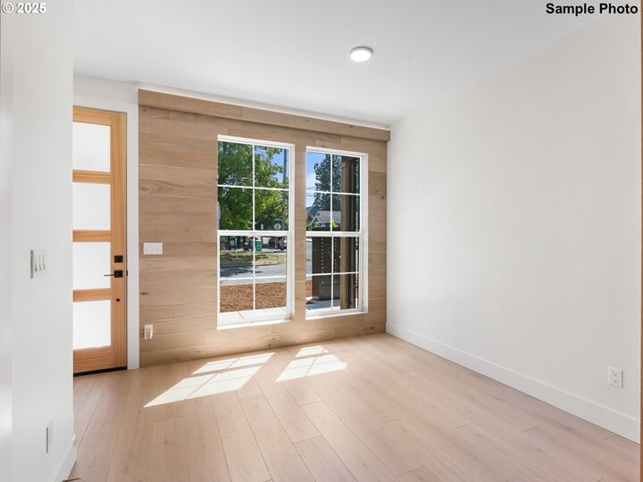 Property Photo:  6009 NE 30th Ave 5  OR 97211 