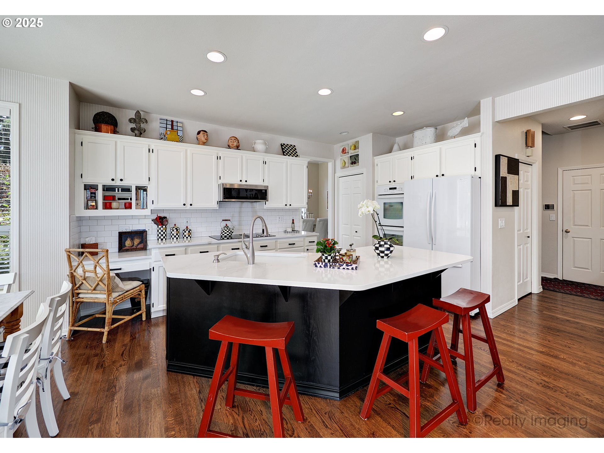 Property Photo:  6414 SW Ash Creek Dr  OR 97219 