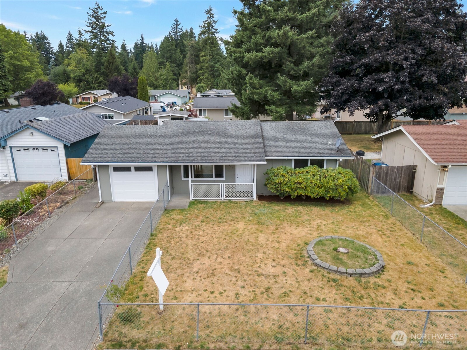 Property Photo: 25377 169th Avenue SE WA 98042