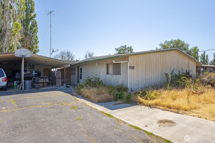 449  Offutt Drive  Moses Lake WA 98837 photo