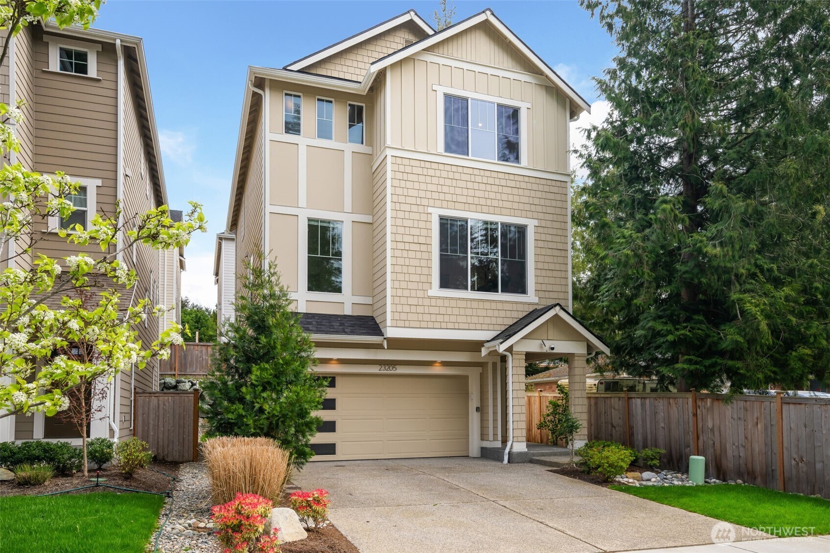 Property Photo:  23205  89th Ave  W 8  WA 98026 