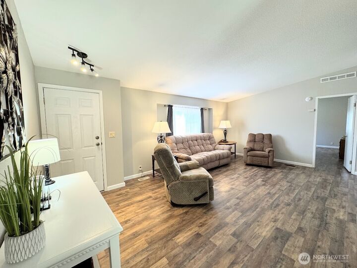 Property Photo:  3076  Hedding Street  WA 98822 