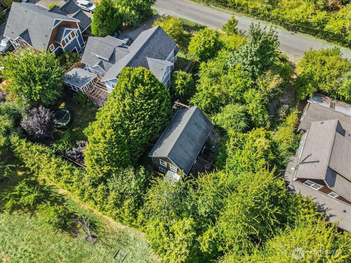 Property Photo: 9774 NE Kitsap Street WA 98110
