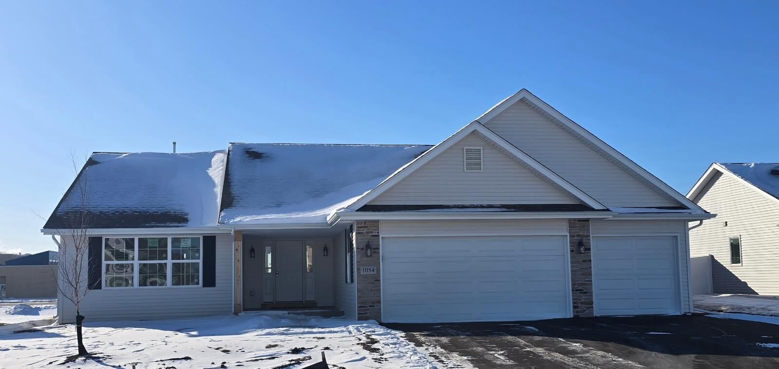 Property Photo: 1054 E Birchwood Drive WI 53511