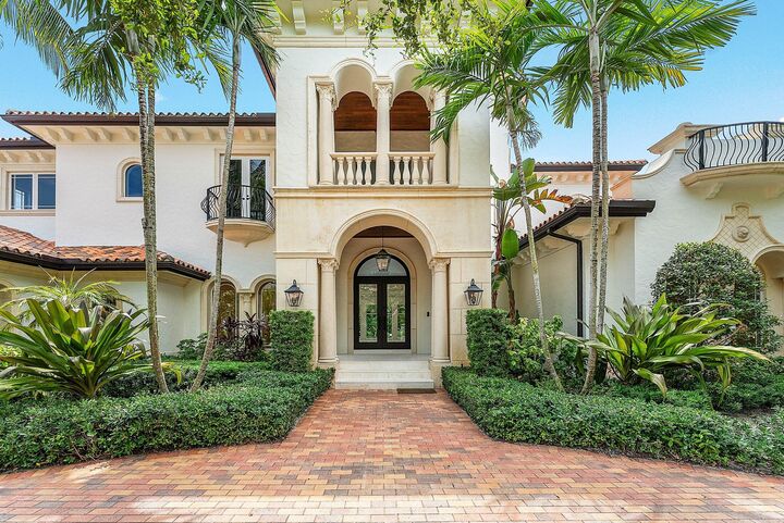 Property Photo: 2002 NW 4th Avenue FL 33444