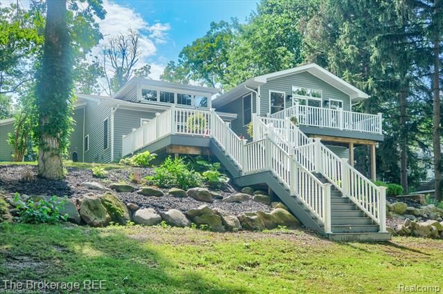 Property Photo: 9471 Ridge Road MI 48438