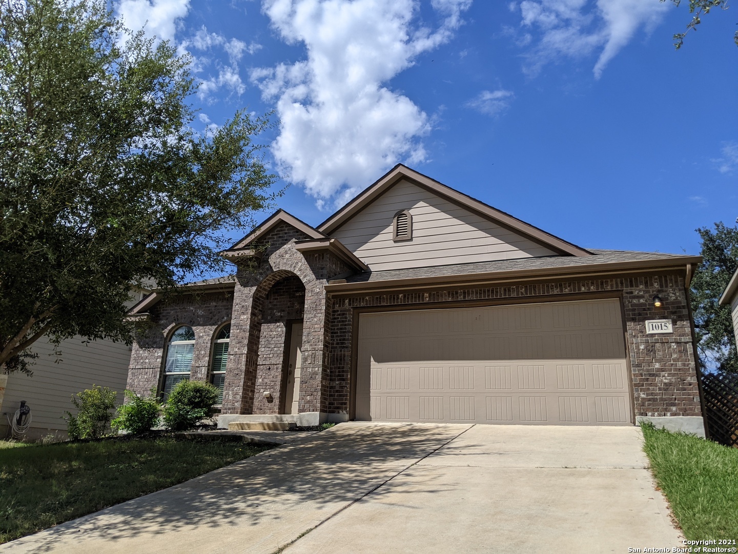 Property Photo: 1015 Horn Run TX 78245