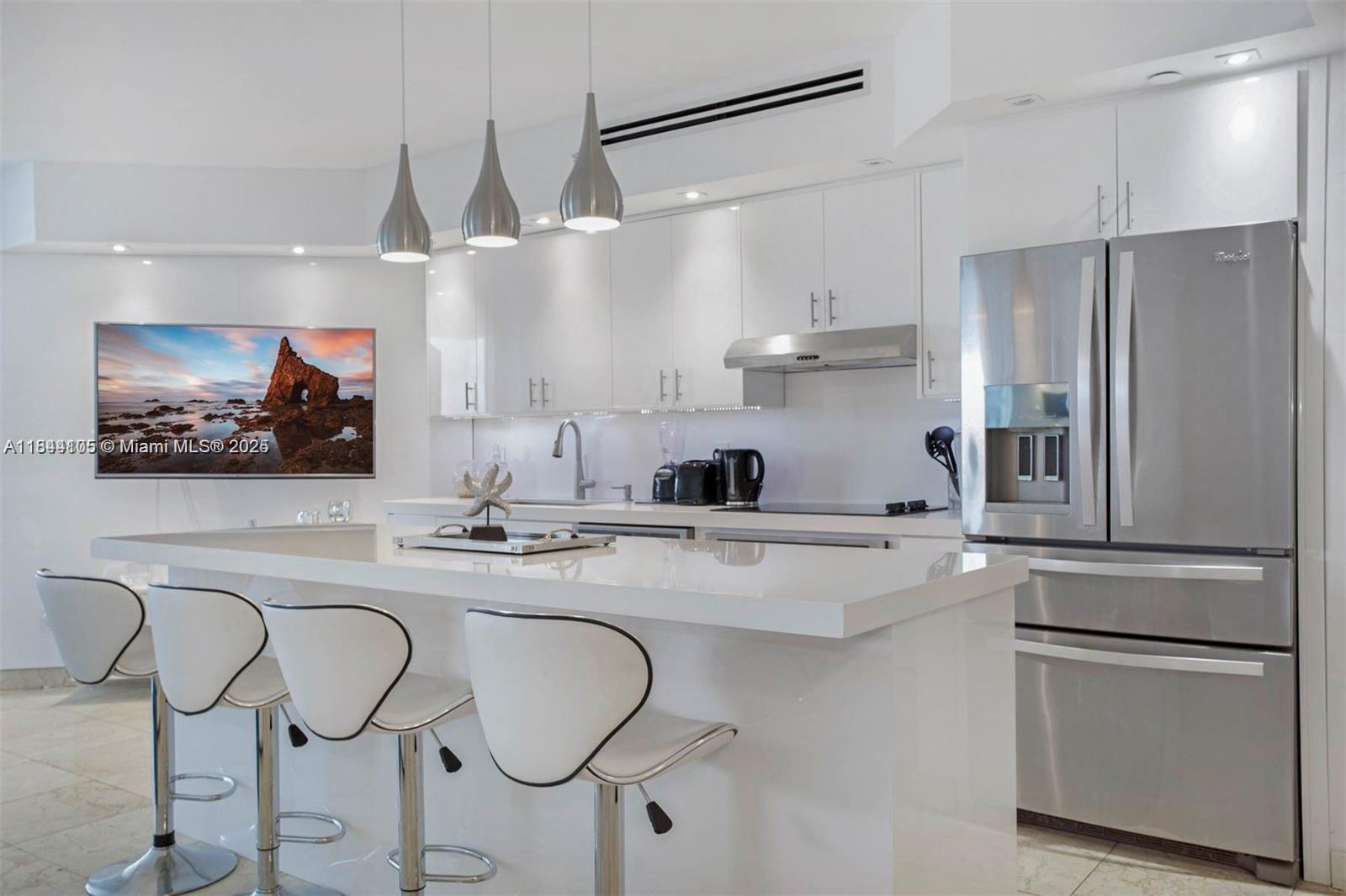 Property Photo:  4775 Collins Ave 2508  FL 33140 