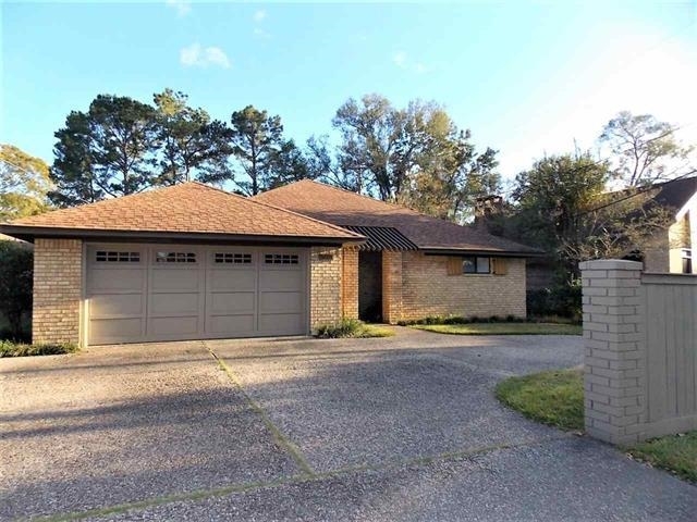 5691 Calder Ave.  Beaumont TX 77706 photo