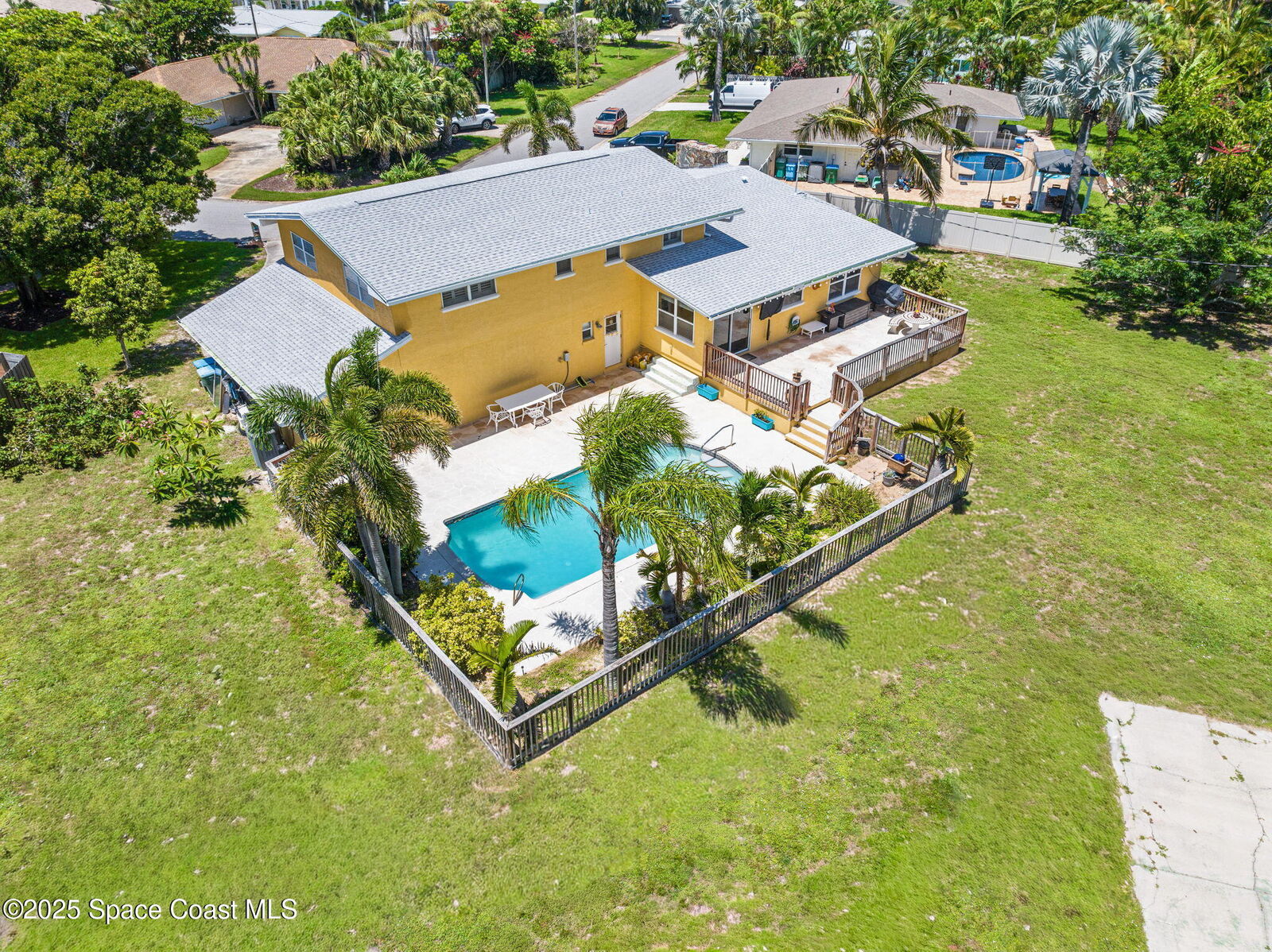 Property Photo:  605 Citrus Court  FL 32951 