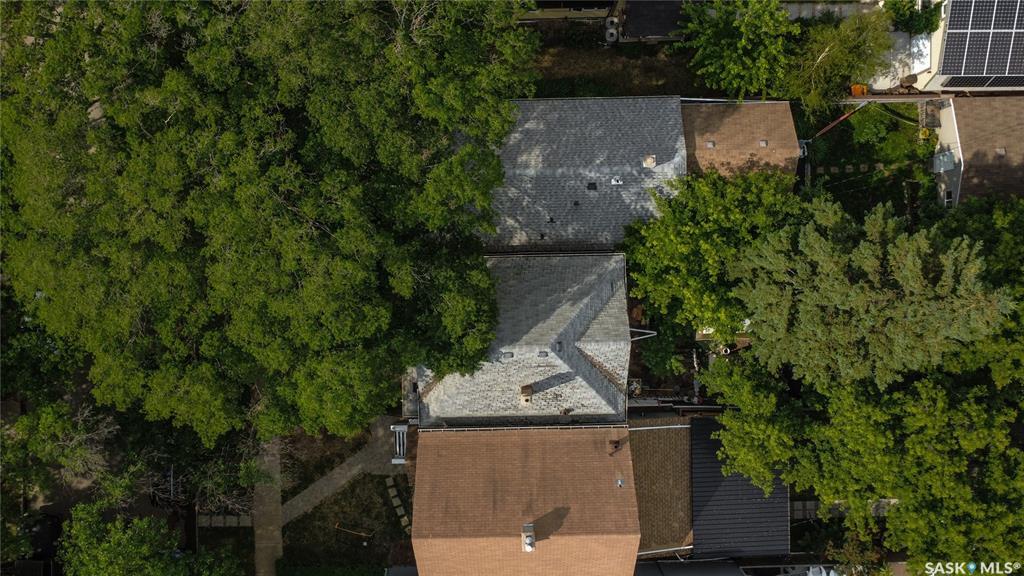 Property Photo: 830 8th Avenue N SK S7K 2X2