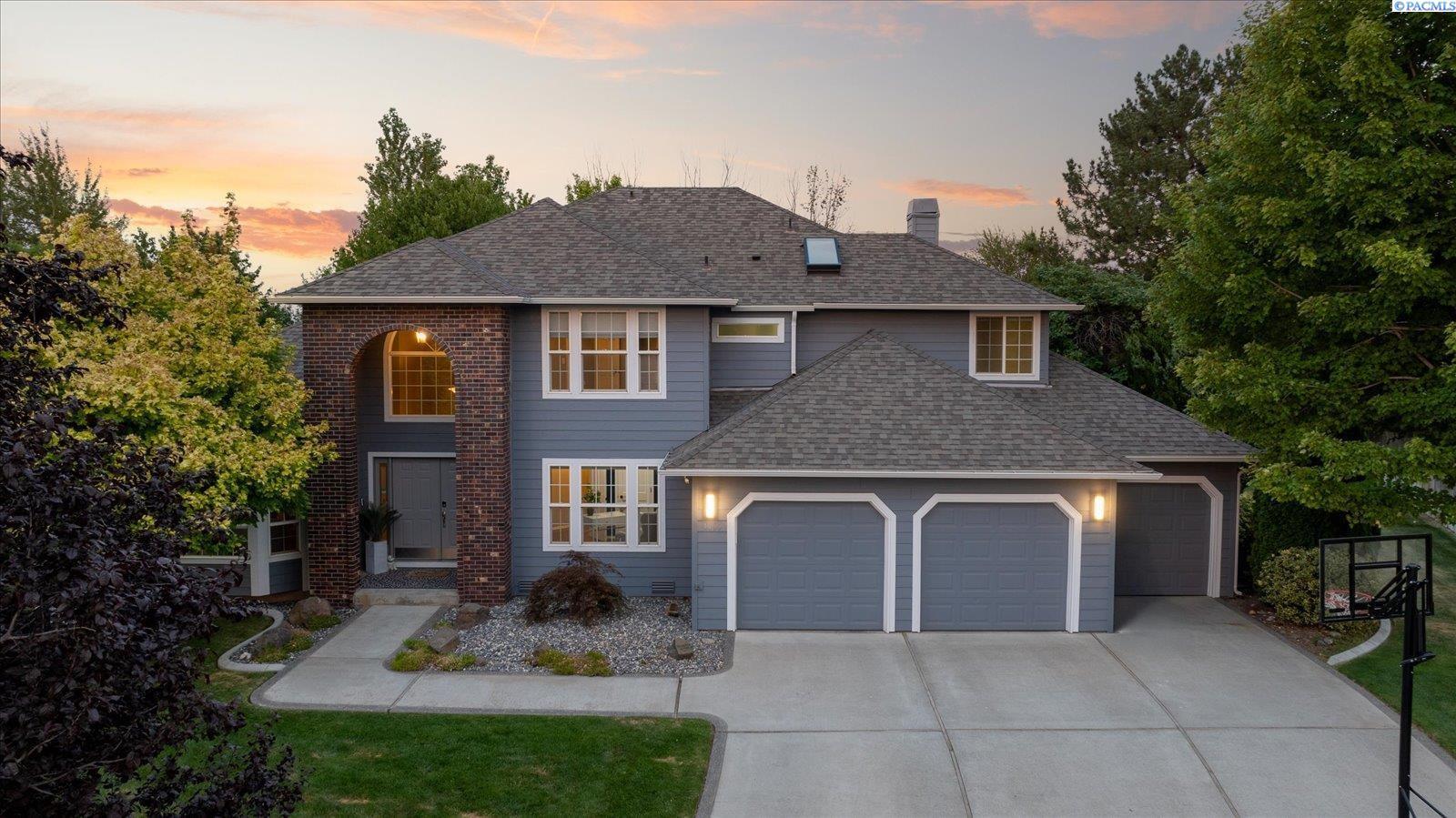 Property Photo: 4105 S Irby St WA 99337-2456