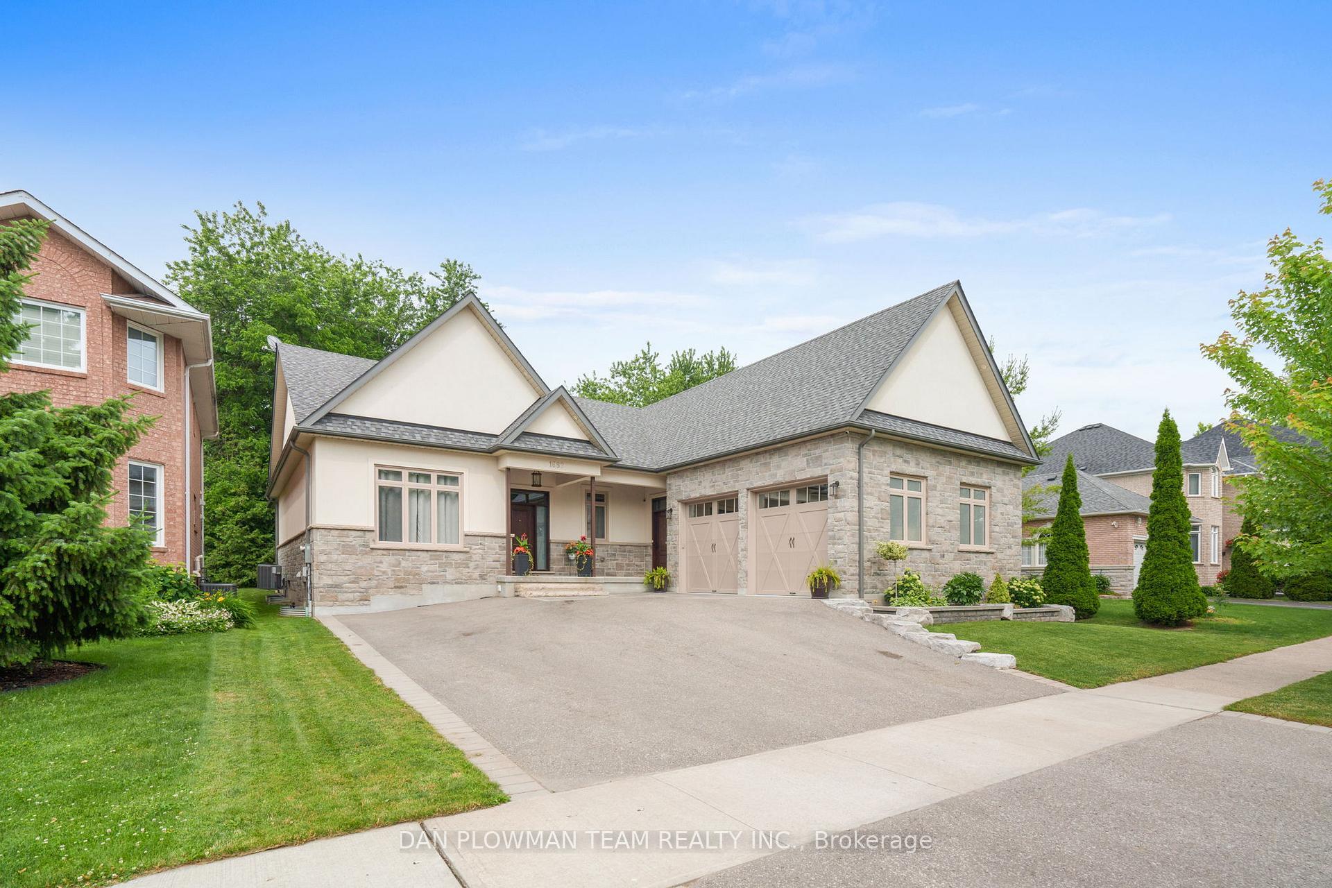 Photo de la propriété: 1682 Heathside Crescent ON L1V 5V6