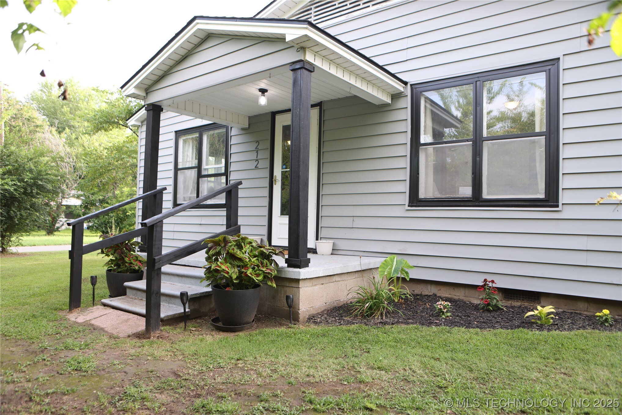Property Photo:  212 N Scott Street  OK 74434 