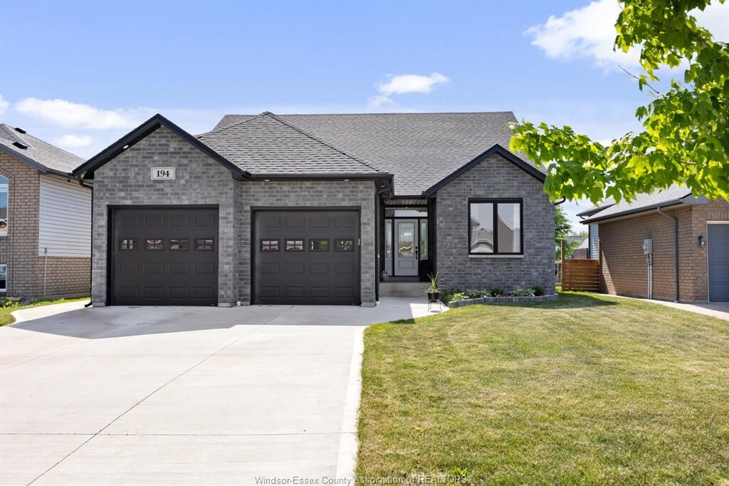 Photo de la propriété: 194 Summer ON N0R 1A0