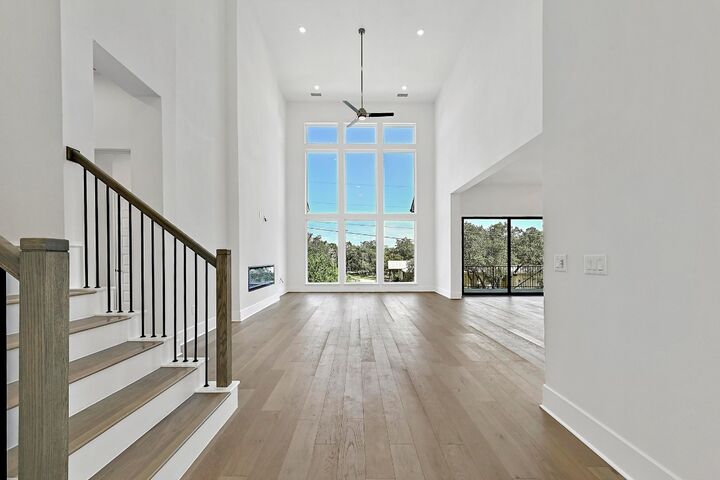 Property Photo: 906 Bristol Creek Bend TX 78738
