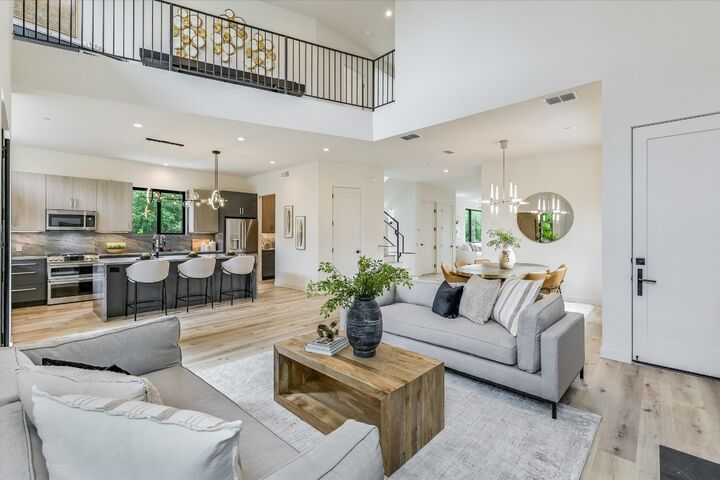 2615 Pembrook Trail  Austin TX 78731 photo