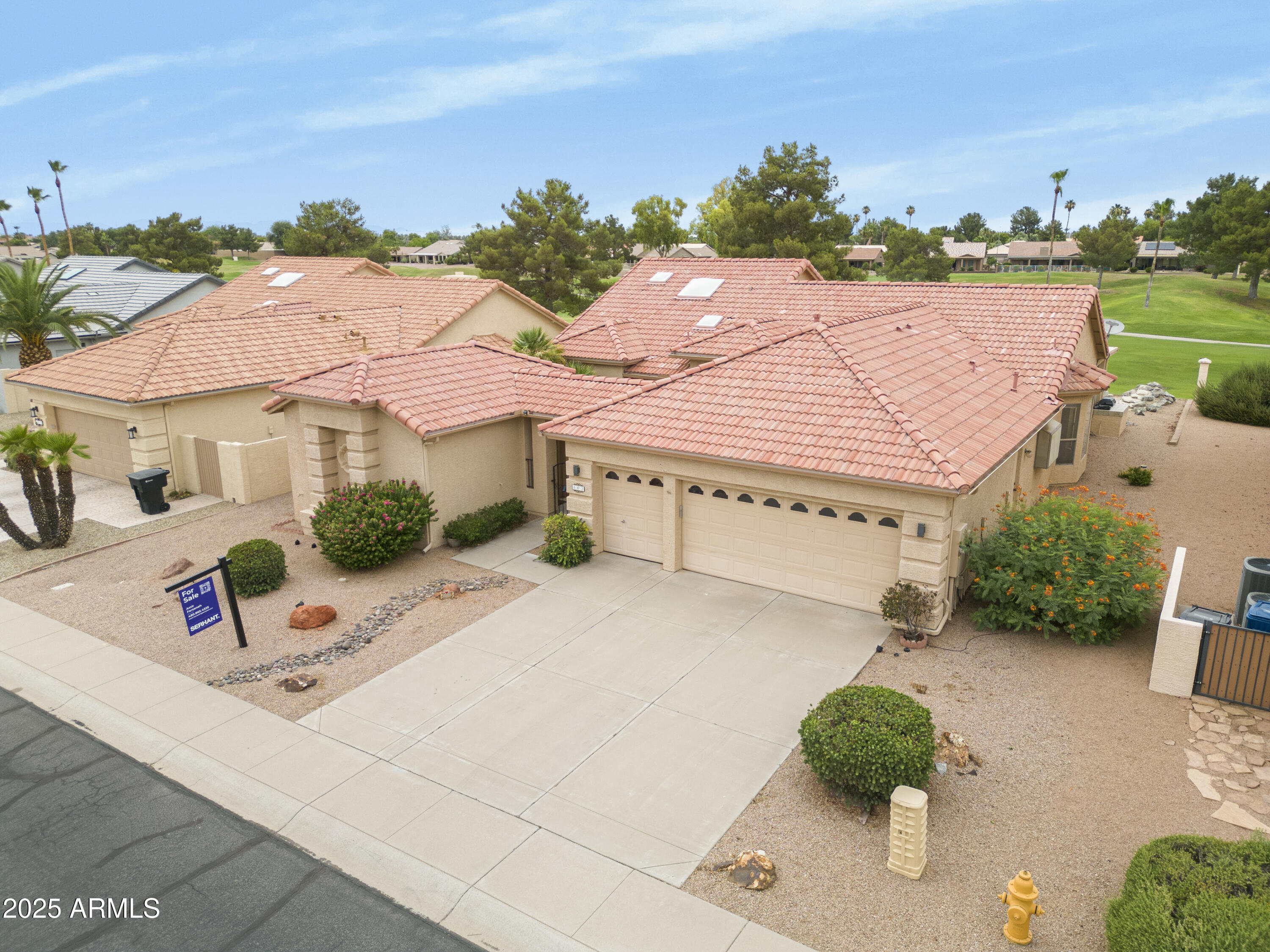 Property Photo: 402 W Beechnut Place AZ 85248